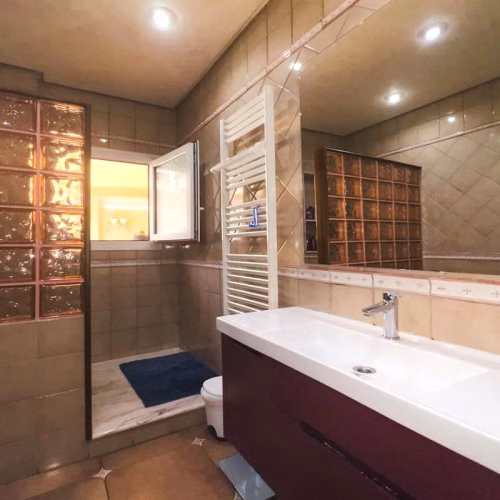 6 Bedrooms Town centre Villa with Garage, Courtyard, BBQ and Terrace_BIGASTRO