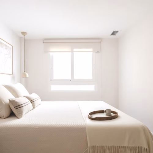 3 Bedrooms Renovated Beach Front Apartment on 7th Floor with comm. Pool and Lift Access_TORREVIEJA