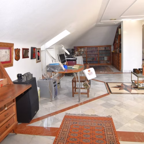 7 Bedrooms Executive Villa with Pool, 3-car Carport and converted Underbuild_ELCHE