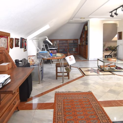 7 Bedrooms Executive Villa with Pool, 3-car Carport and converted Underbuild_ELCHE