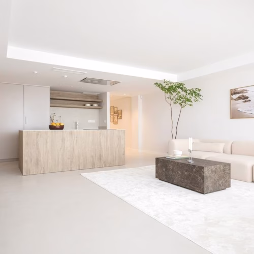 3 Bedrooms Renovated Beach Front Apartment on 7th Floor with comm. Pool and Lift Access_TORREVIEJA