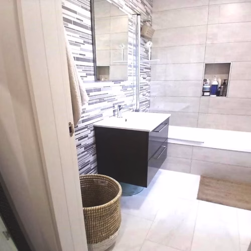 3 Bedrooms Modern Villa with 2 Bedrooms Guest House, Pool and Outside BBQ/Kitchen_SAX