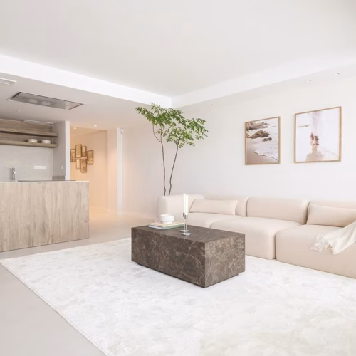 3 Bedrooms Renovated Beach Front Apartment on 7th Floor with comm. Pool and Lift Access_TORREVIEJA