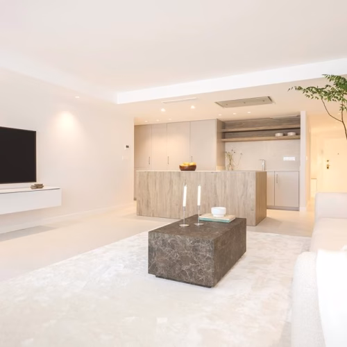 3 Bedrooms Renovated Beach Front Apartment on 7th Floor with comm. Pool and Lift Access_TORREVIEJA