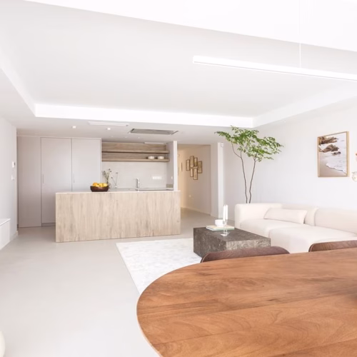 3 Bedrooms Renovated Beach Front Apartment on 7th Floor with comm. Pool and Lift Access_TORREVIEJA