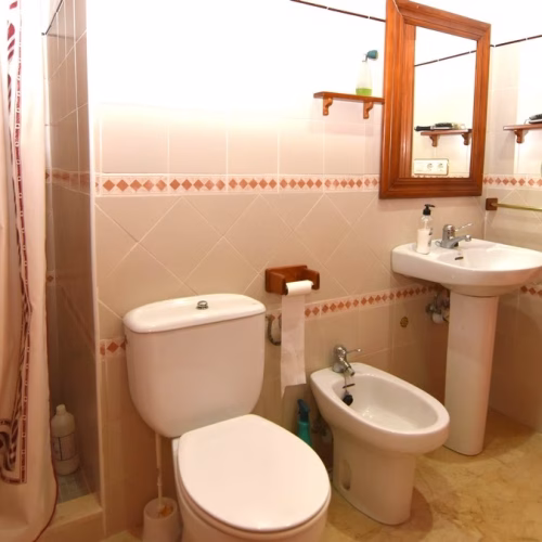 7 Bedrooms Executive Villa with Pool, 3-car Carport and converted Underbuild_ELCHE