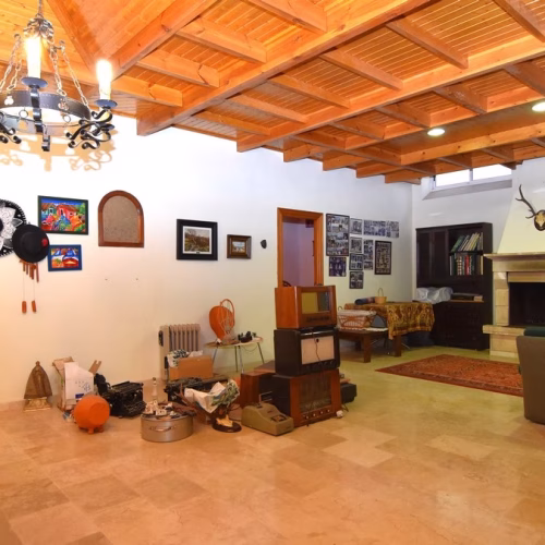 7 Bedrooms Executive Villa with Pool, 3-car Carport and converted Underbuild_ELCHE